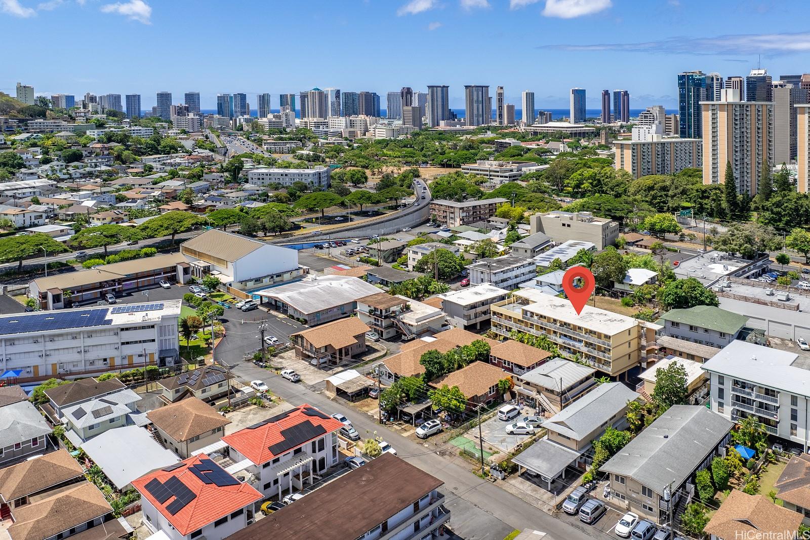 Nuuanu Place condo # 41, Honolulu, Hawaii - photo 3 of 24