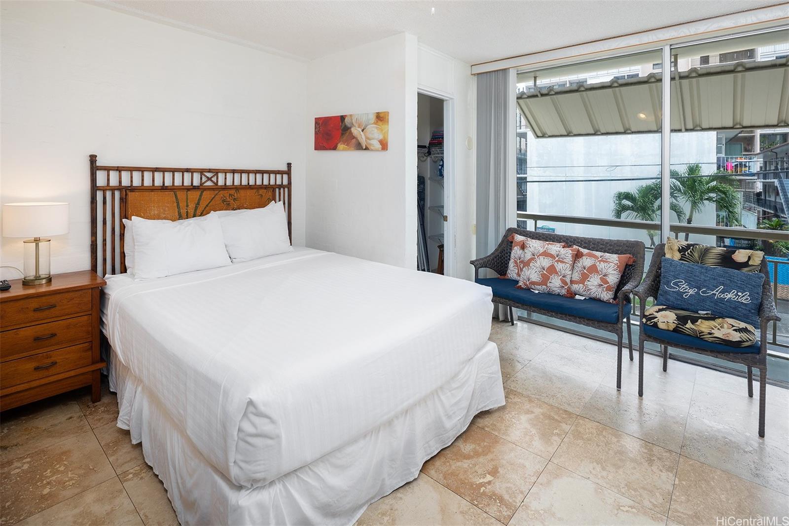 240 Liliuokalani Ave Honolulu - Rental - photo 4 of 14