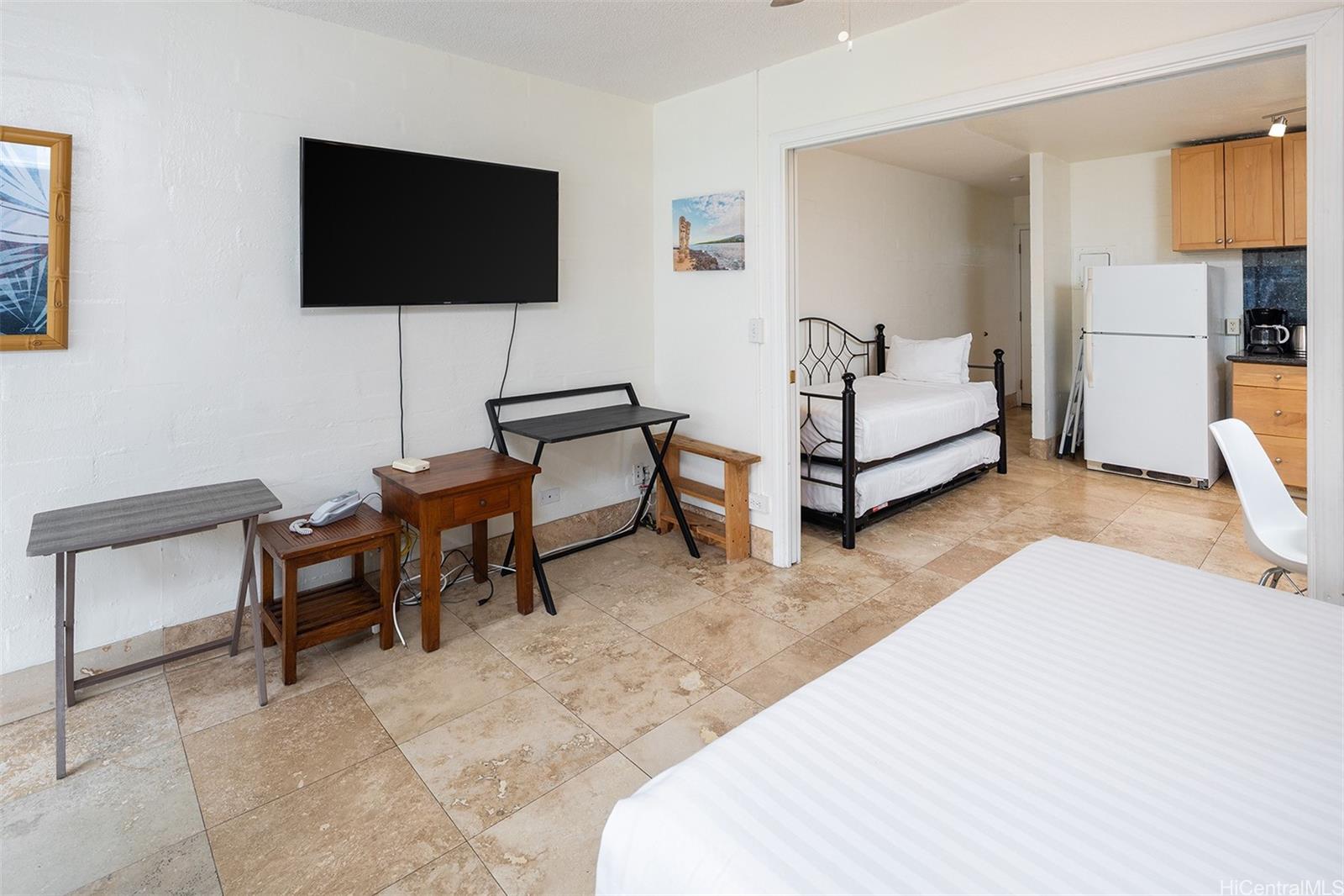 240 Liliuokalani Ave Honolulu - Rental - photo 5 of 14