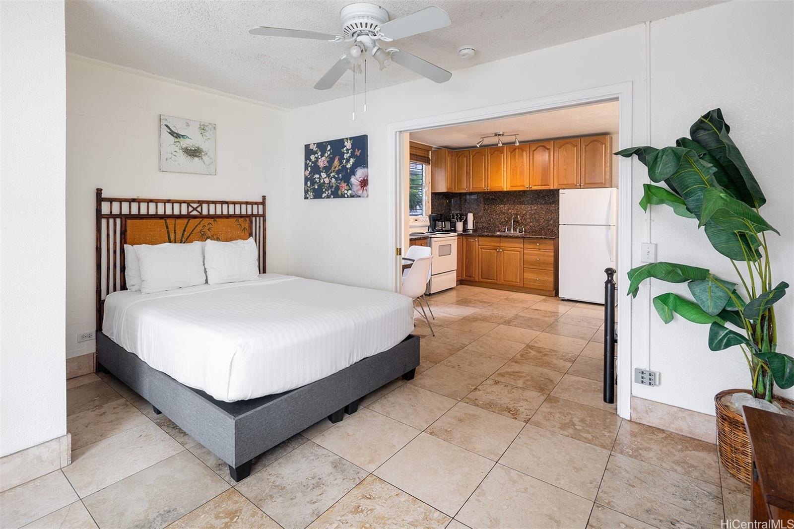 240 Liliuokalani Ave Honolulu - Rental - photo 6 of 11