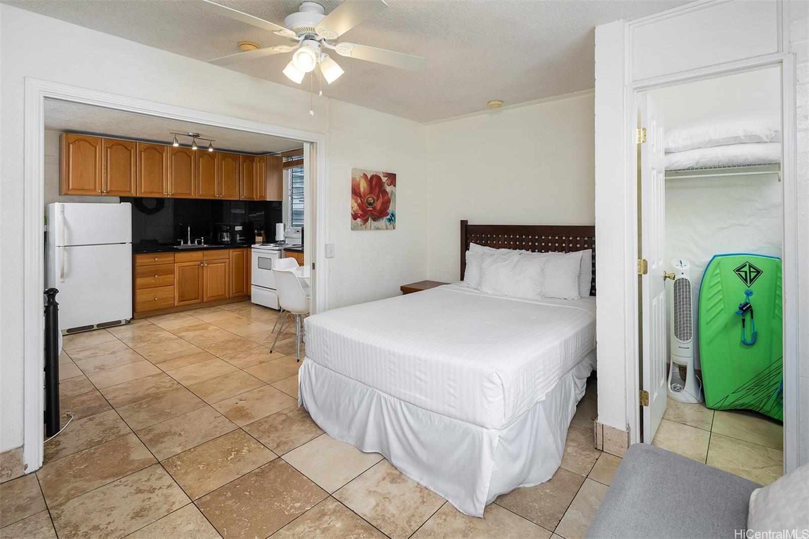 240 Liliuokalani Ave Honolulu - Rental - photo 6 of 11