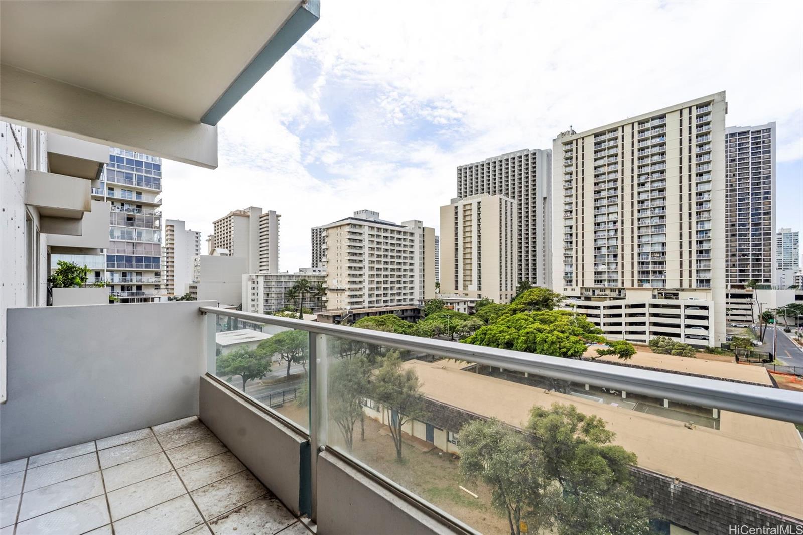 240 S Makee Rd Honolulu - Rental - photo 2 of 18