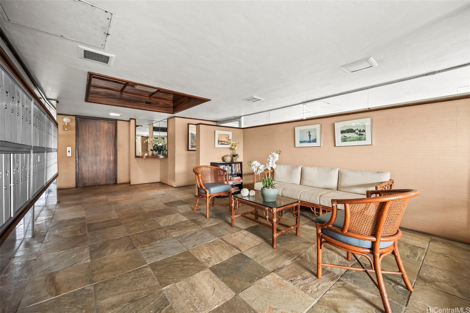 240 S Makee Rd Honolulu - Rental - photo 15 of 18