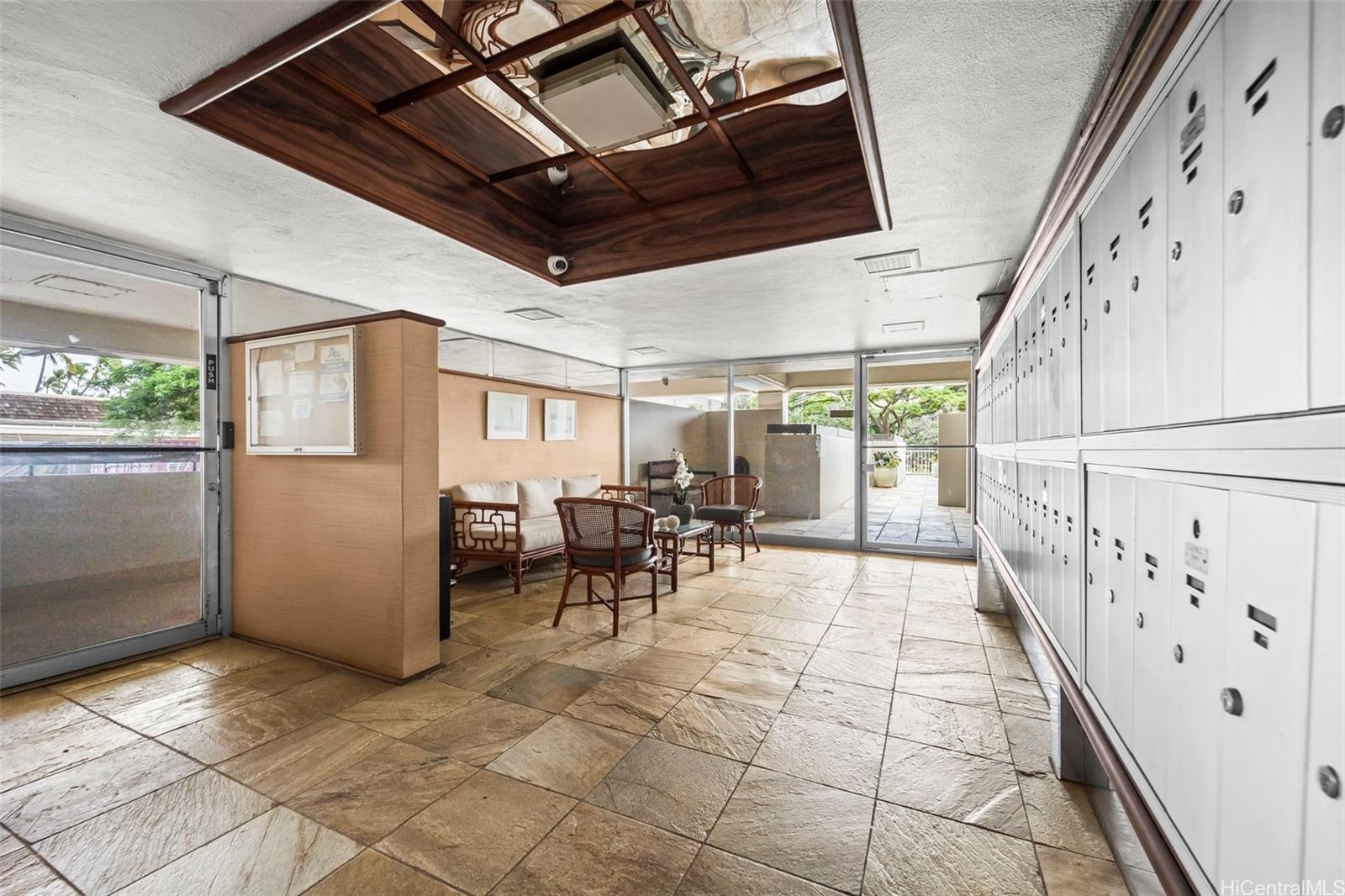 240 S Makee Rd Honolulu - Rental - photo 16 of 18