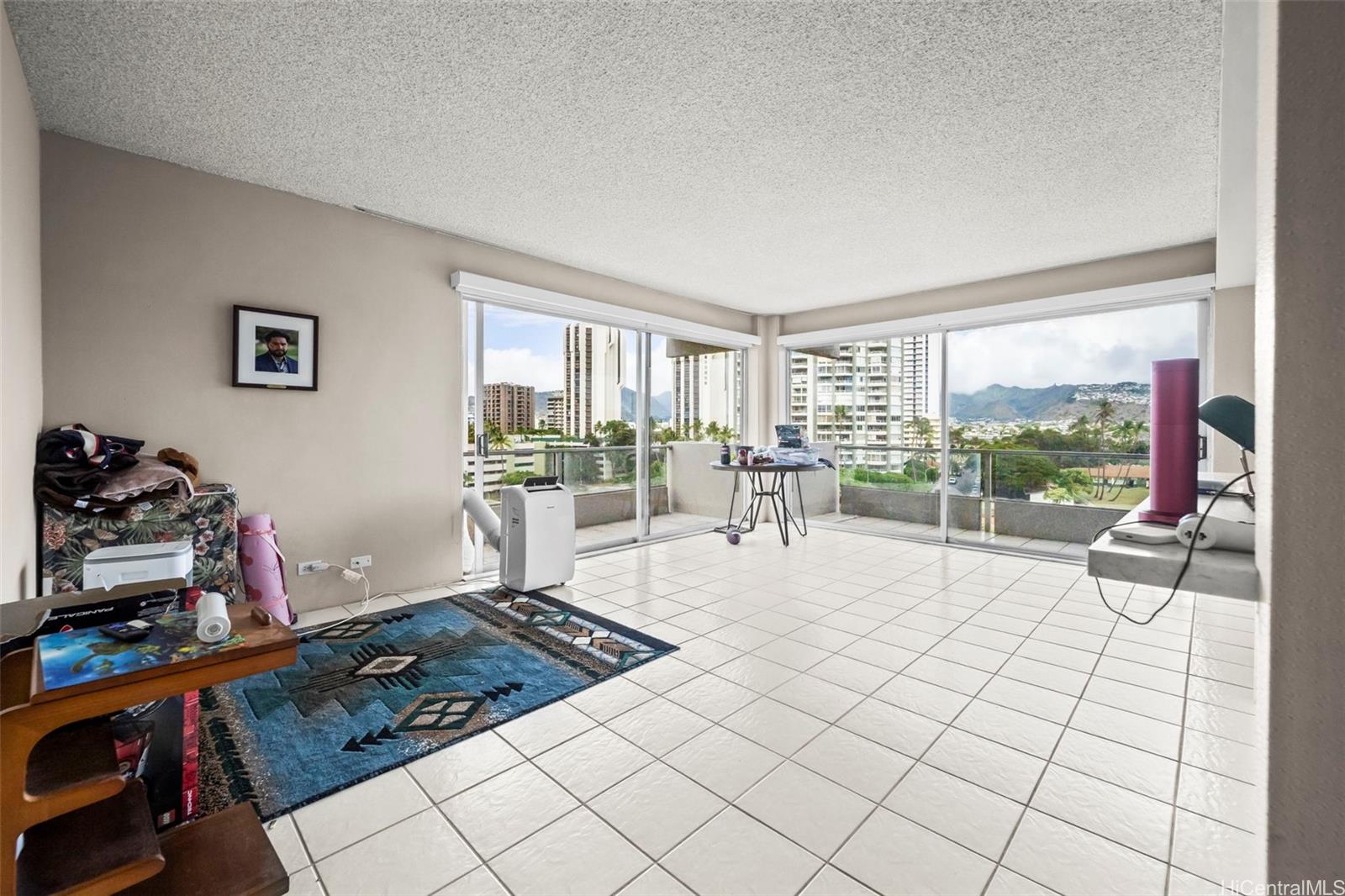 240 S Makee Rd Honolulu - Rental - photo 7 of 18