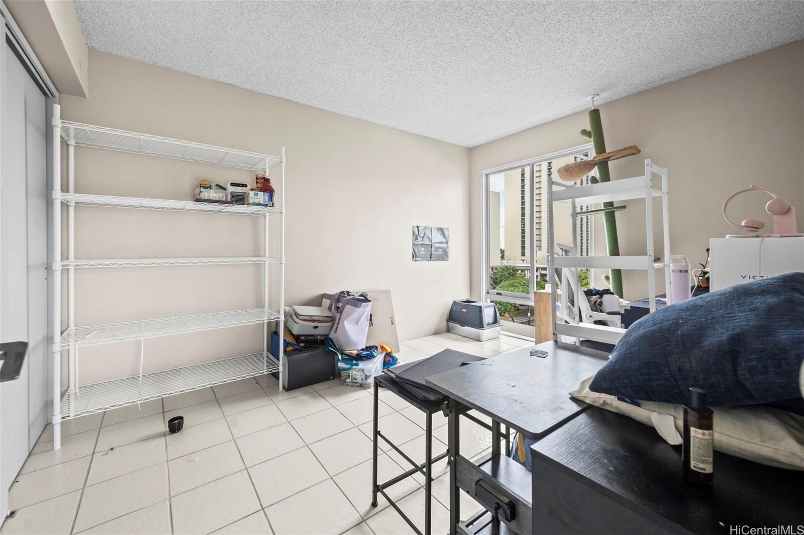 240 S Makee Rd Honolulu - Rental - photo 10 of 18