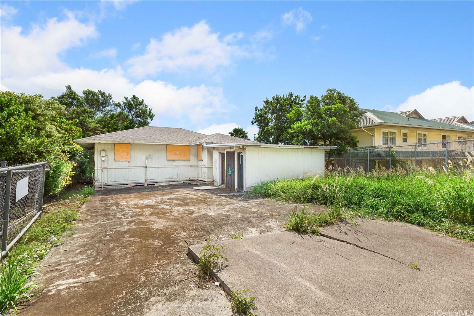 2401  Kula Kolea Dr Kalihi-upper, Honolulu home - photo 3 of 15