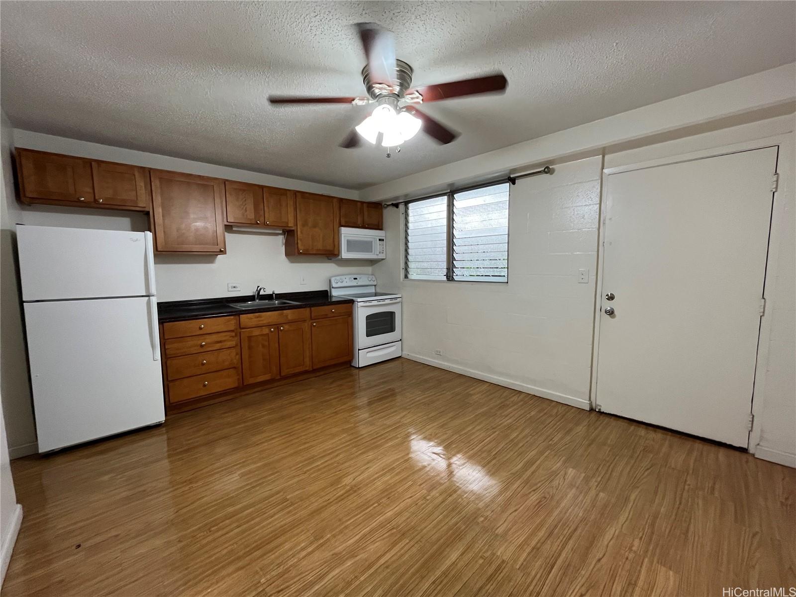 2407 Tusitala St Honolulu - Rental - photo 2 of 5