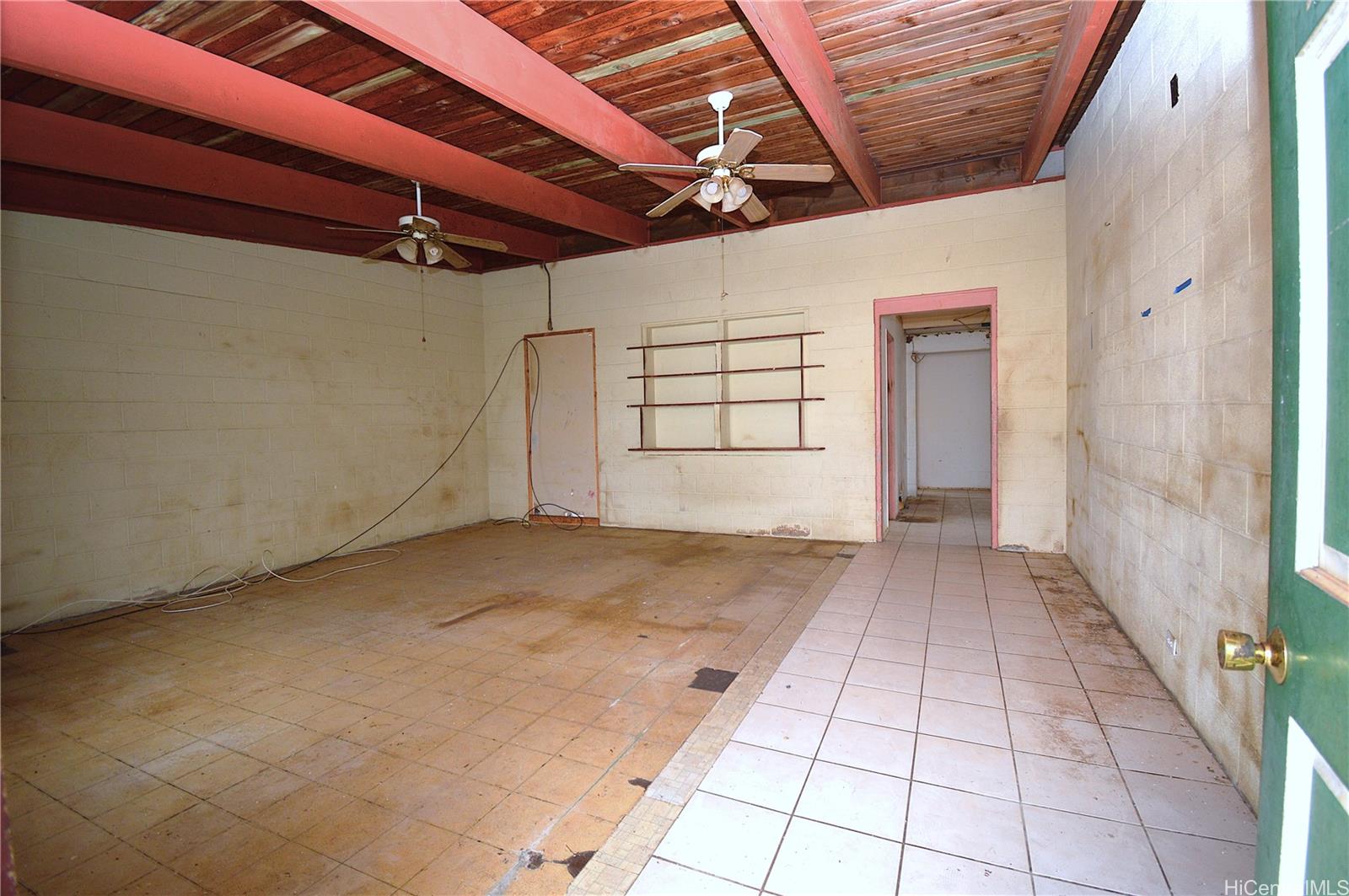 241  Kihapai St Coconut Grove, Kailua home - photo 5 of 23