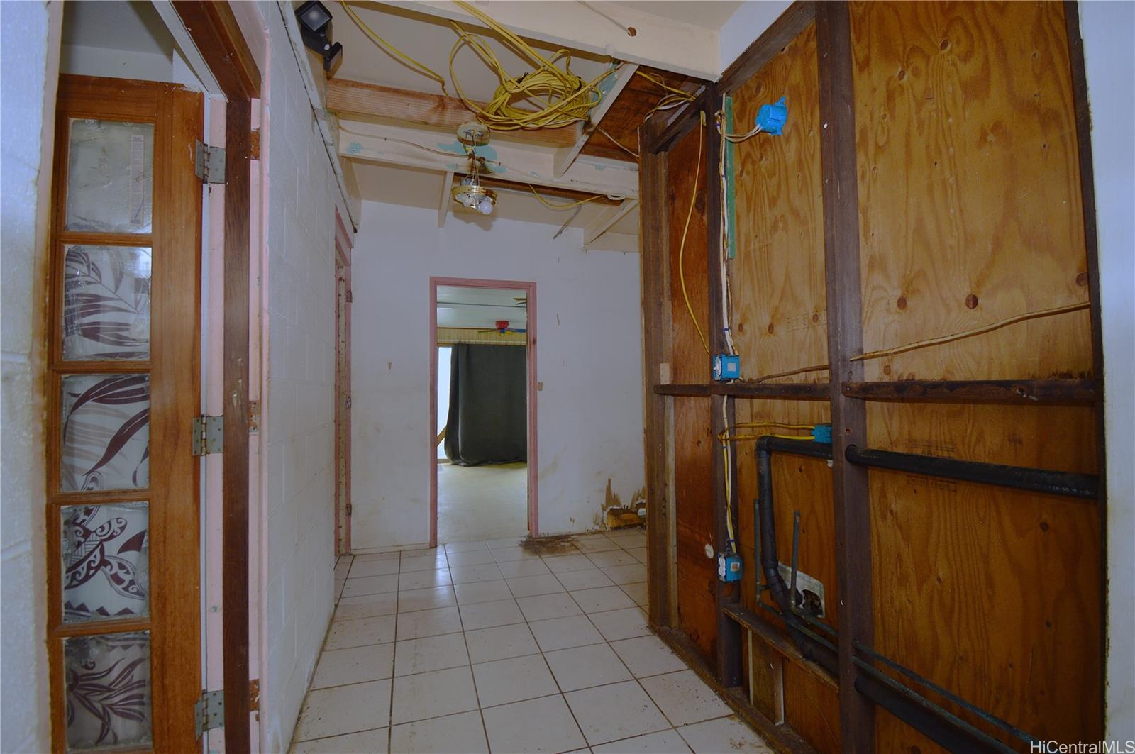 241  Kihapai St Coconut Grove, Kailua home - photo 9 of 23