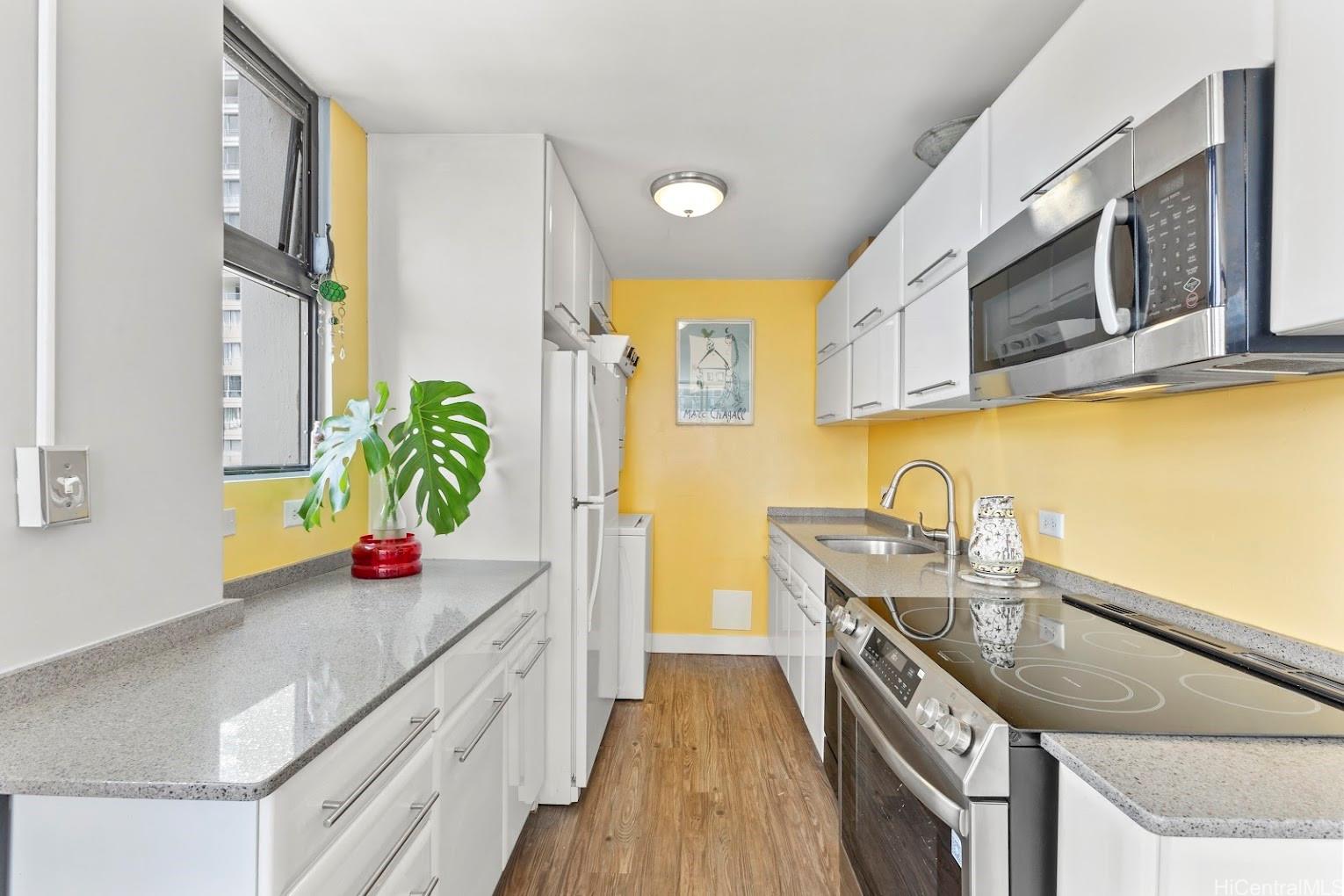 Waikiki Skytower condo # 1801, Honolulu, Hawaii - photo 11 of 22