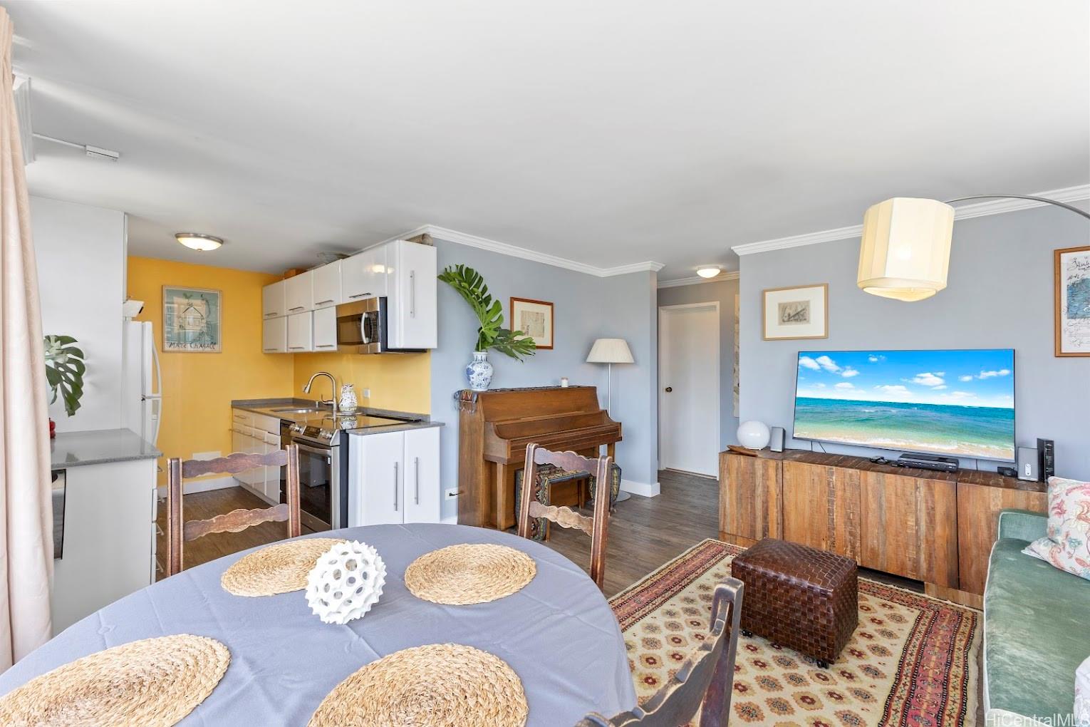 Waikiki Skytower condo # 1801, Honolulu, Hawaii - photo 5 of 22