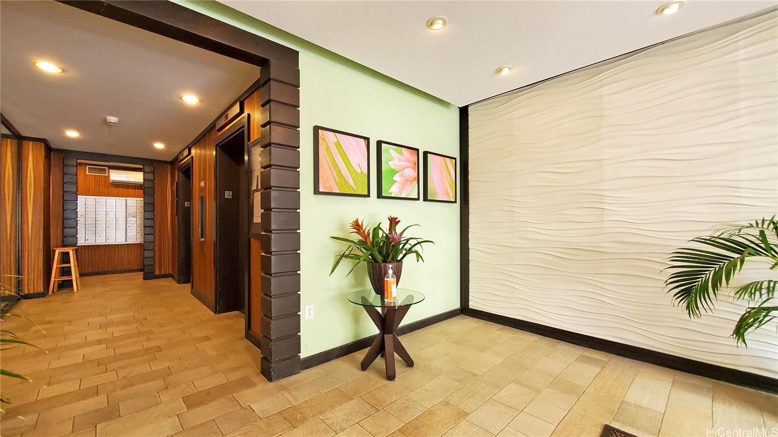 Waikiki Skytower condo # 2202, Honolulu, Hawaii - photo 3 of 7