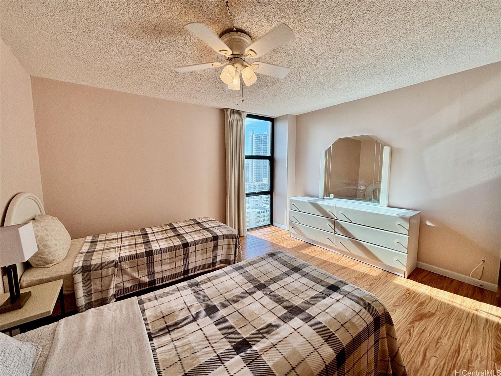 2410 Cleghorn Street Honolulu - Rental - photo 12 of 21