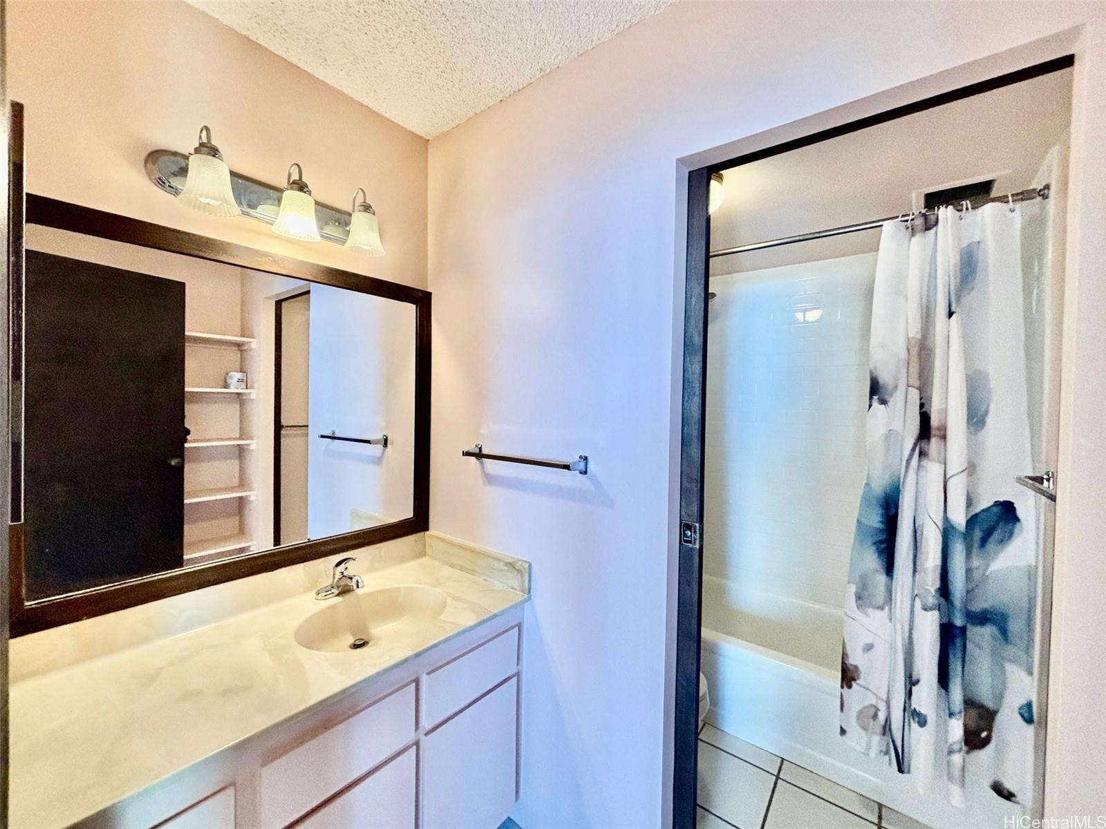 2410 Cleghorn Street Honolulu - Rental - photo 13 of 21