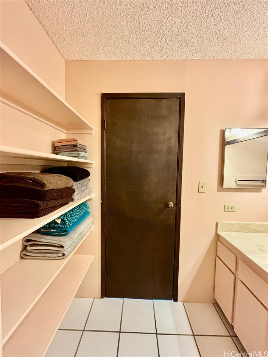 2410 Cleghorn Street Honolulu - Rental - photo 15 of 21