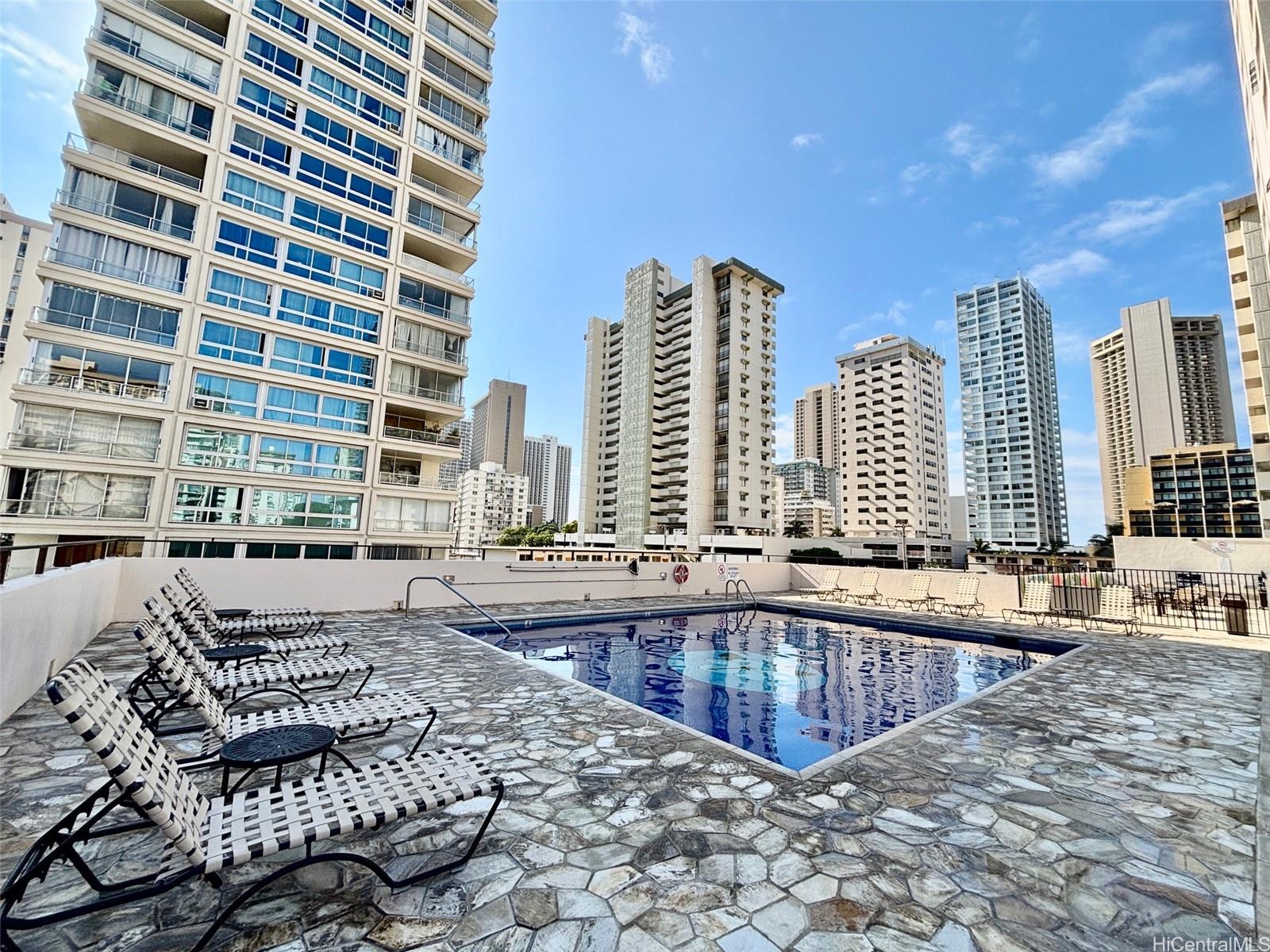 2410 Cleghorn Street Honolulu - Rental - photo 16 of 21