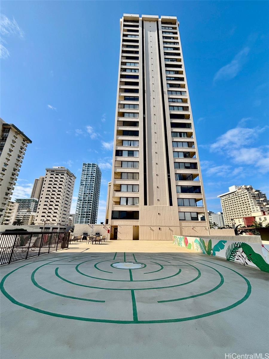 2410 Cleghorn Street Honolulu - Rental - photo 17 of 21