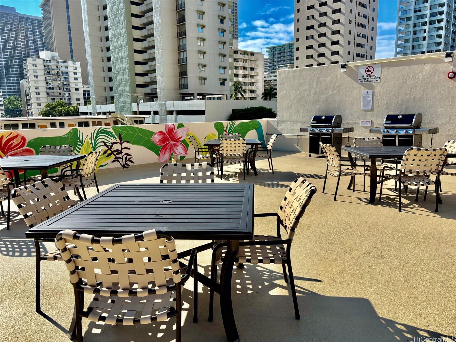 2410 Cleghorn Street Honolulu - Rental - photo 18 of 21