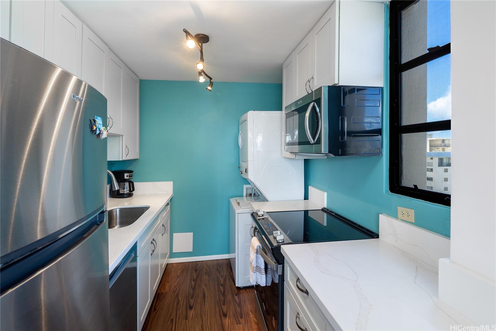 Waikiki Skytower condo # 2404, Honolulu, Hawaii - photo 10 of 16