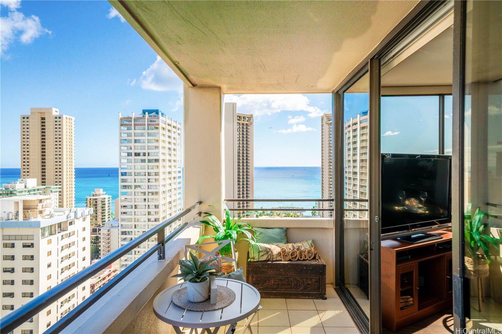 Waikiki Skytower condo # 2803, Honolulu, Hawaii - photo 5 of 25