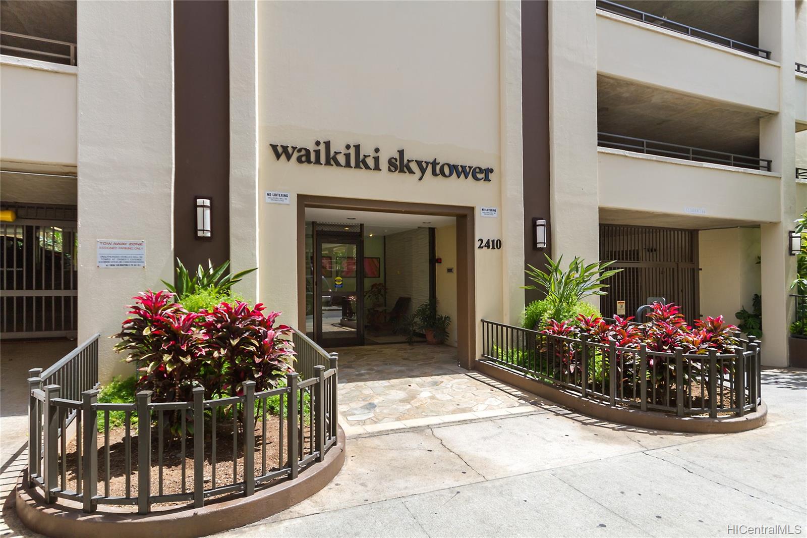 Waikiki SkyTower condo # 3001, Honolulu, Hawaii - photo 12 of 19