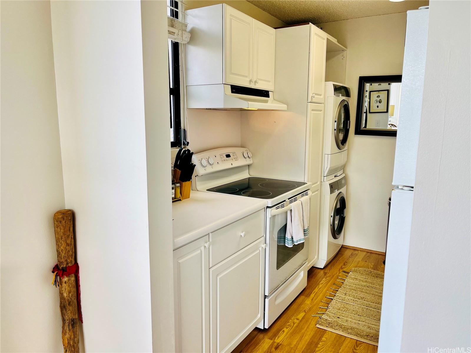 2410 Cleghorn St Honolulu - Rental - photo 4 of 24