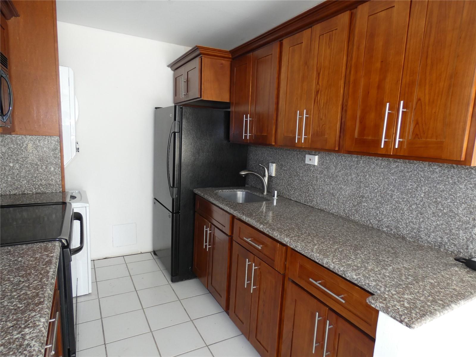 Waikiki Skytower condo # 502, Honolulu, Hawaii - photo 18 of 19