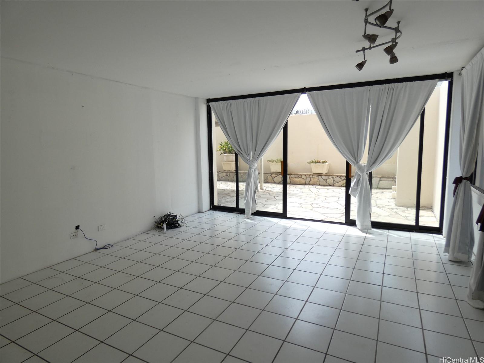 Waikiki Skytower condo # 502, Honolulu, Hawaii - photo 10 of 19