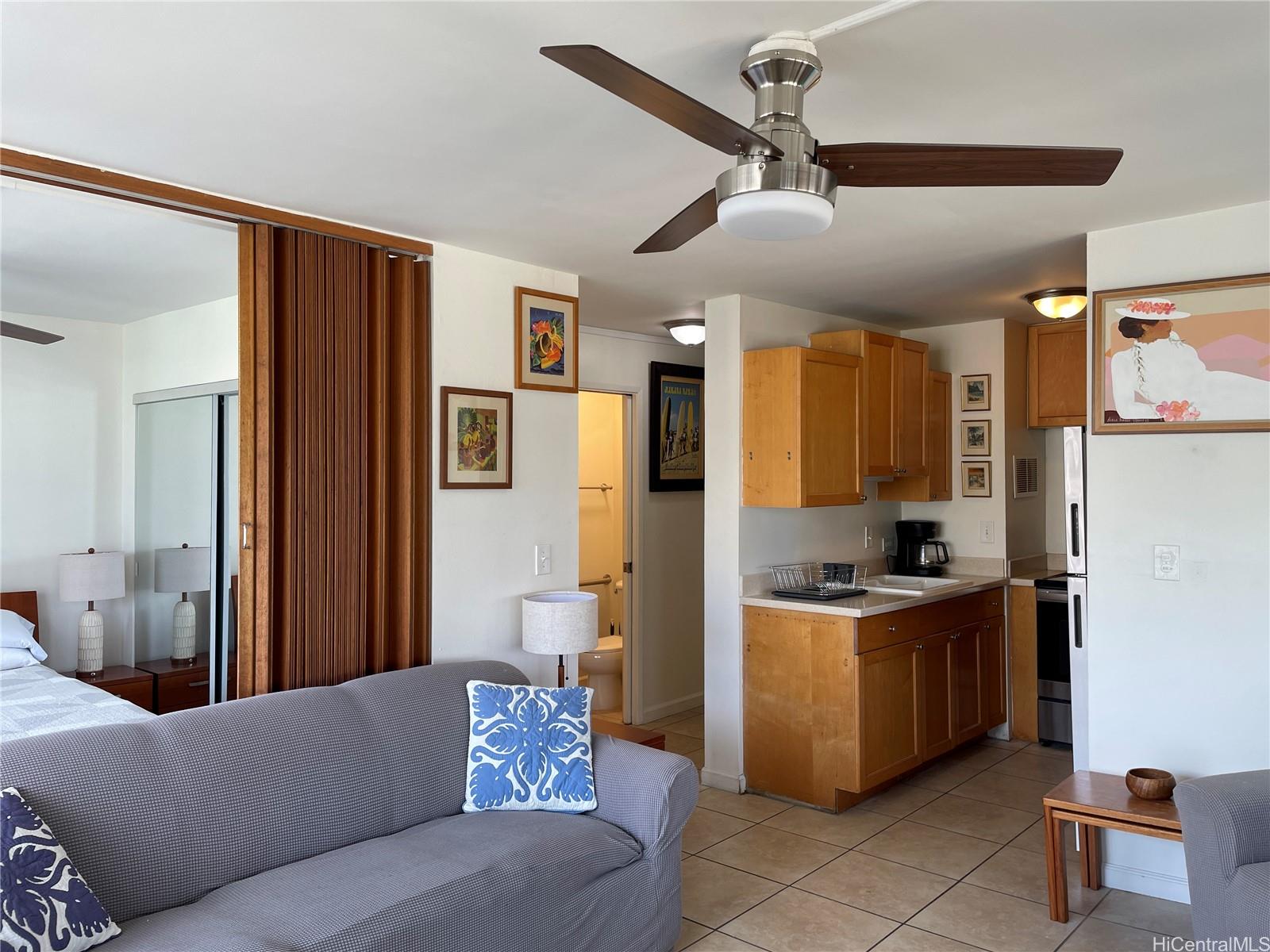 2415 Ala Wai Blvd Honolulu - Rental - photo 6 of 11