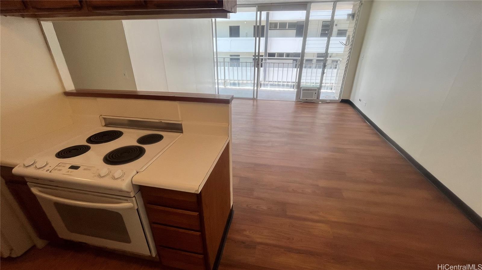 Waikiki Skyliner condo # 1204, Honolulu, Hawaii - photo 6 of 20