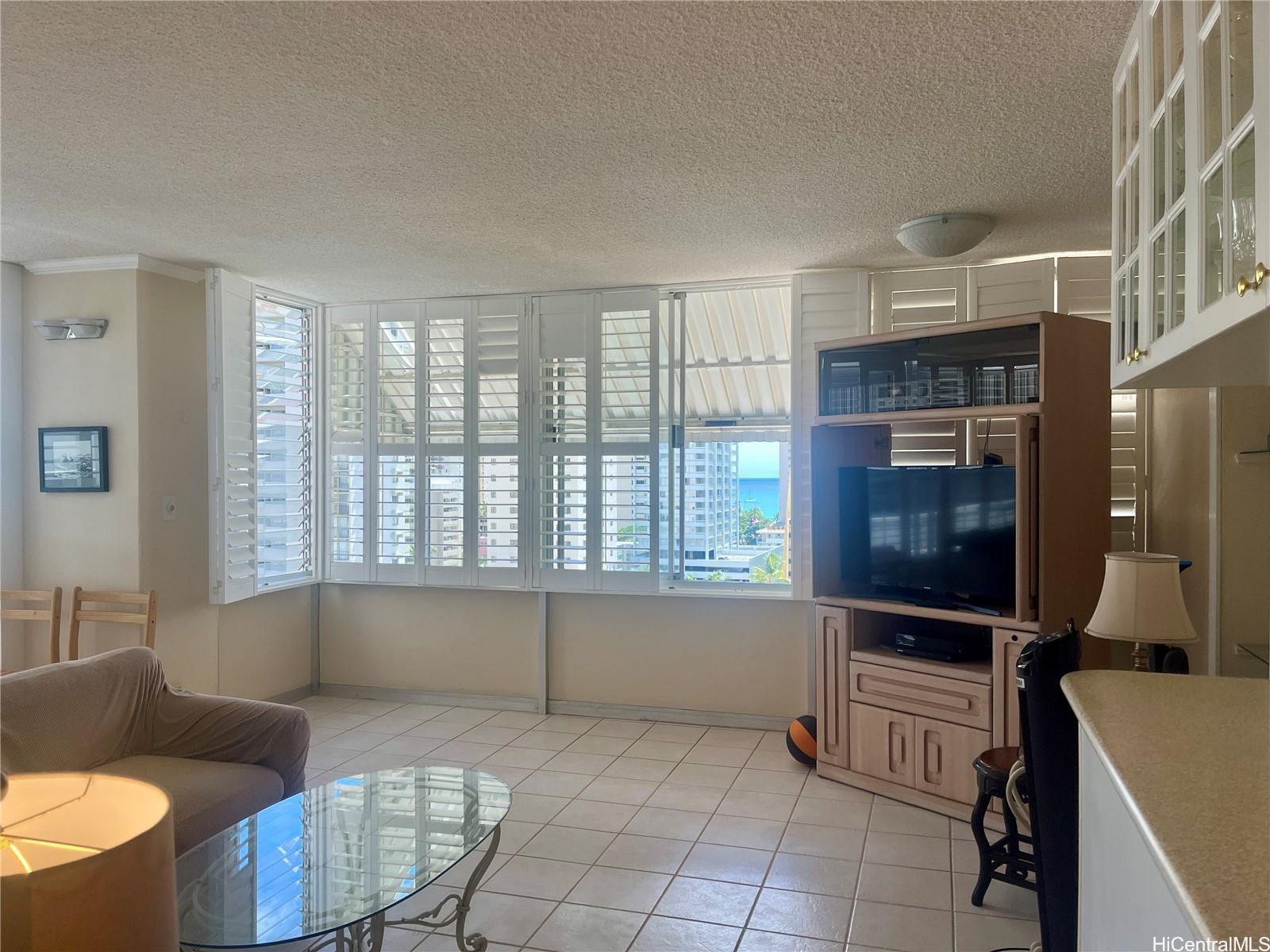 2415 Ala Wai Blvd Honolulu - Rental - photo 2 of 13