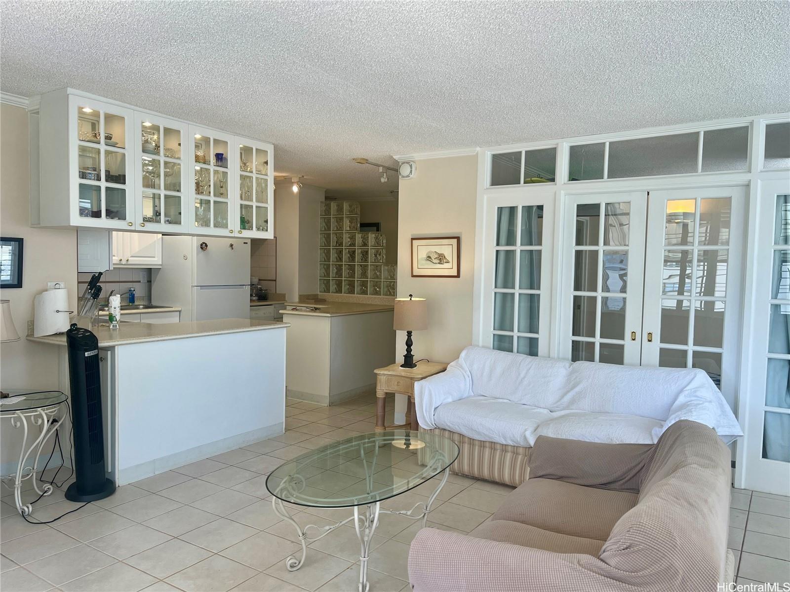 2415 Ala Wai Blvd Honolulu - Rental - photo 6 of 13