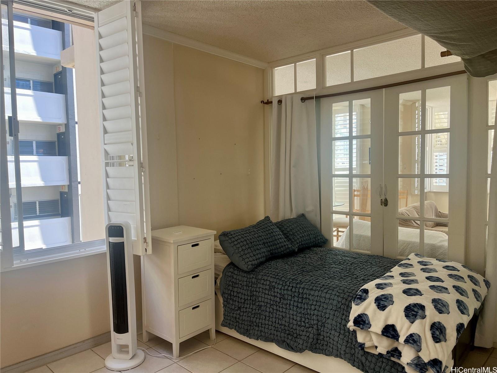 2415 Ala Wai Blvd Honolulu - Rental - photo 9 of 13