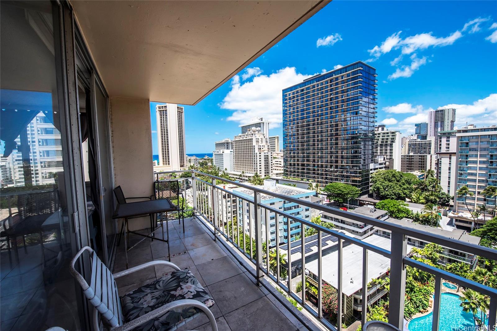 Waikiki Skyliner condo # 1507, Honolulu, Hawaii - photo 4 of 12