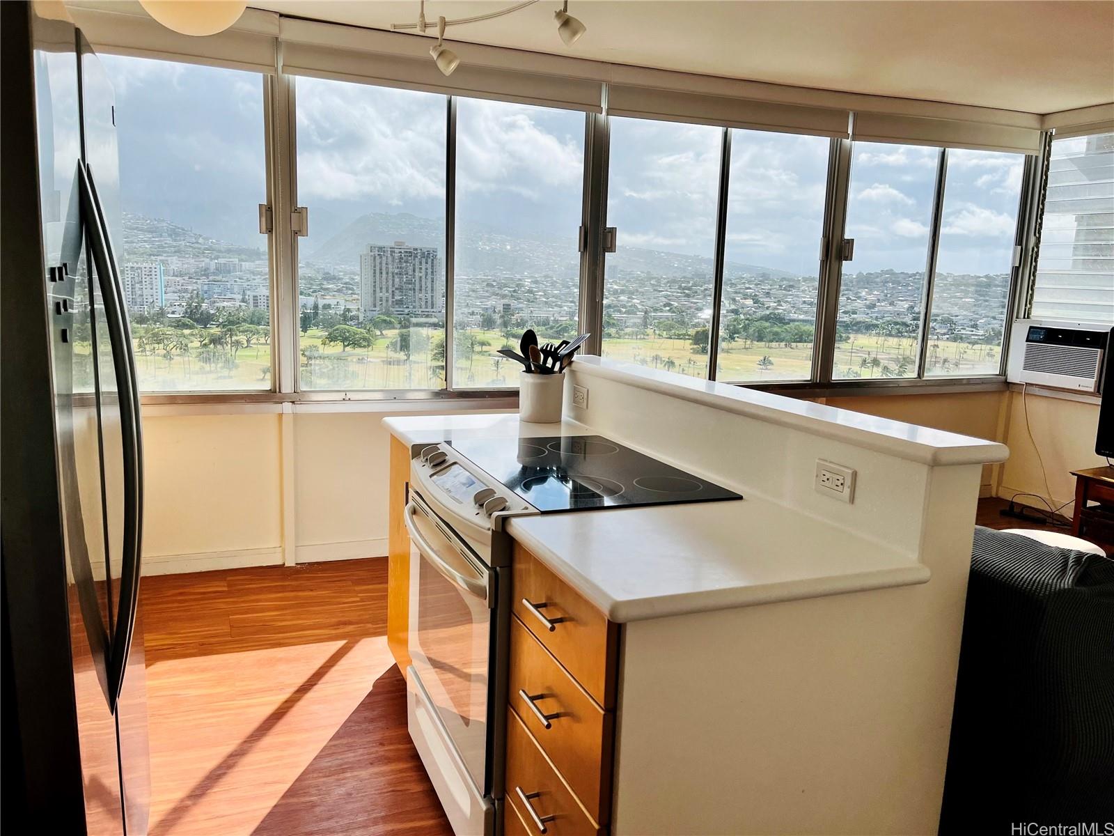 2415 Ala Wai Blvd Honolulu - Rental - photo 2 of 14