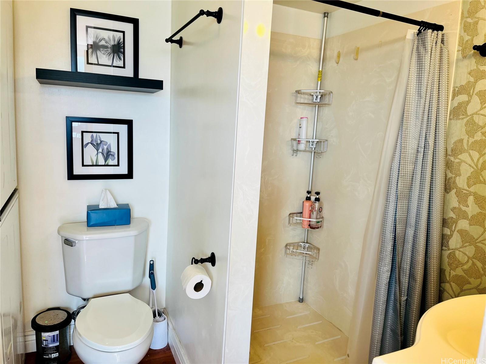 2415 Ala Wai Blvd Honolulu - Rental - photo 6 of 14