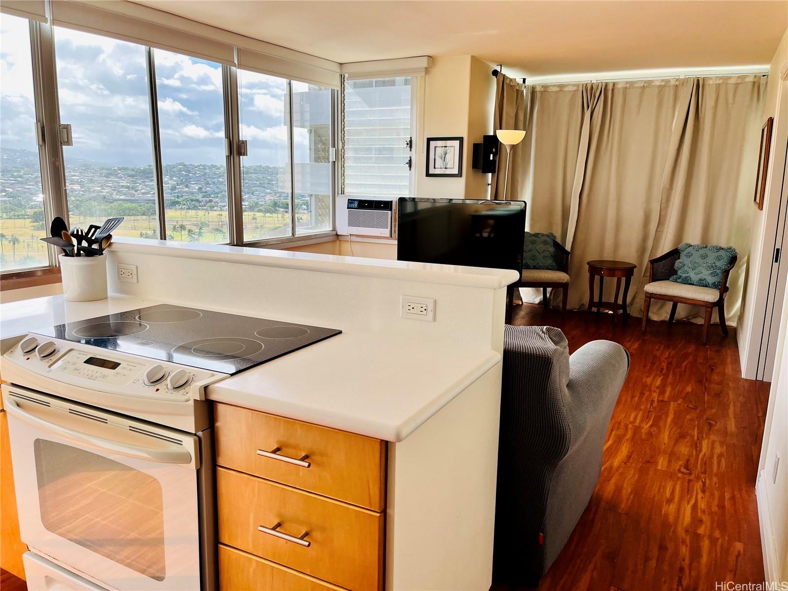 2415 Ala Wai Blvd Honolulu - Rental - photo 7 of 14