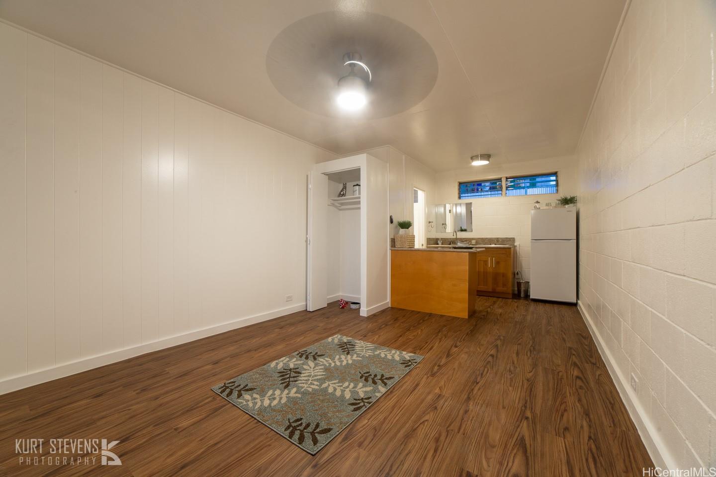 242 Kaiulani Ave Honolulu - Rental - photo 2 of 19