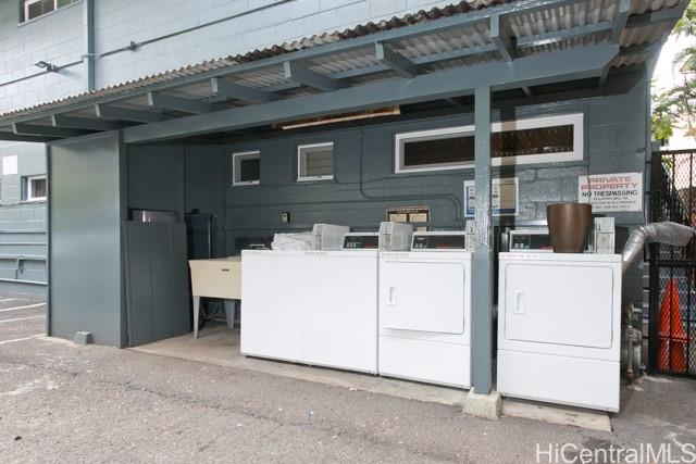 242 Kaiulani Ave Honolulu - Rental - photo 17 of 19