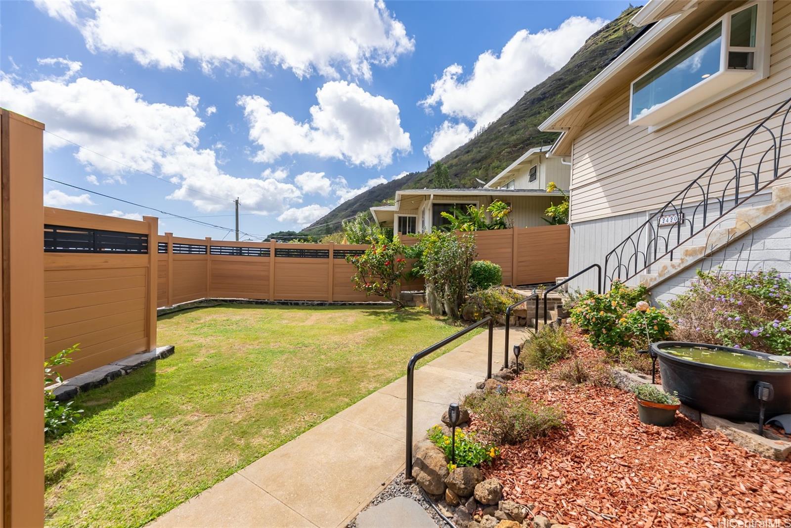 2420  Gardenia Street Palolo, Diamond Head home - photo 2 of 25