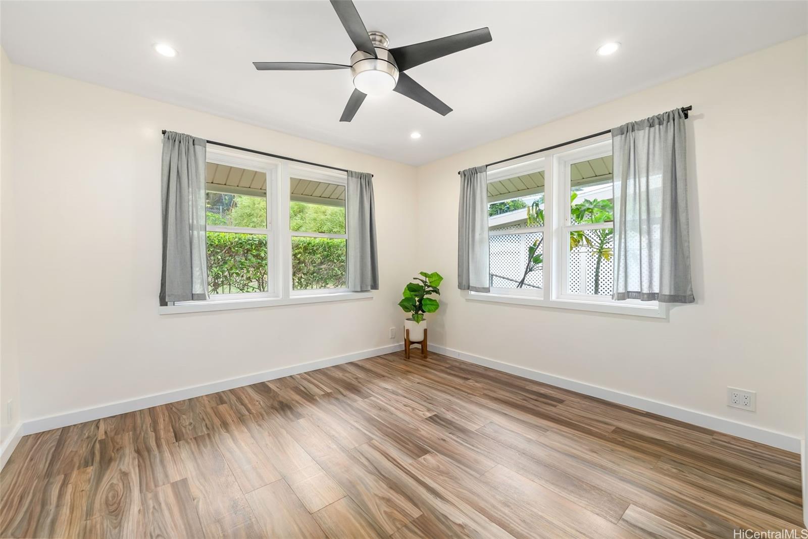 2420  Gardenia Street Palolo, Diamond Head home - photo 17 of 25