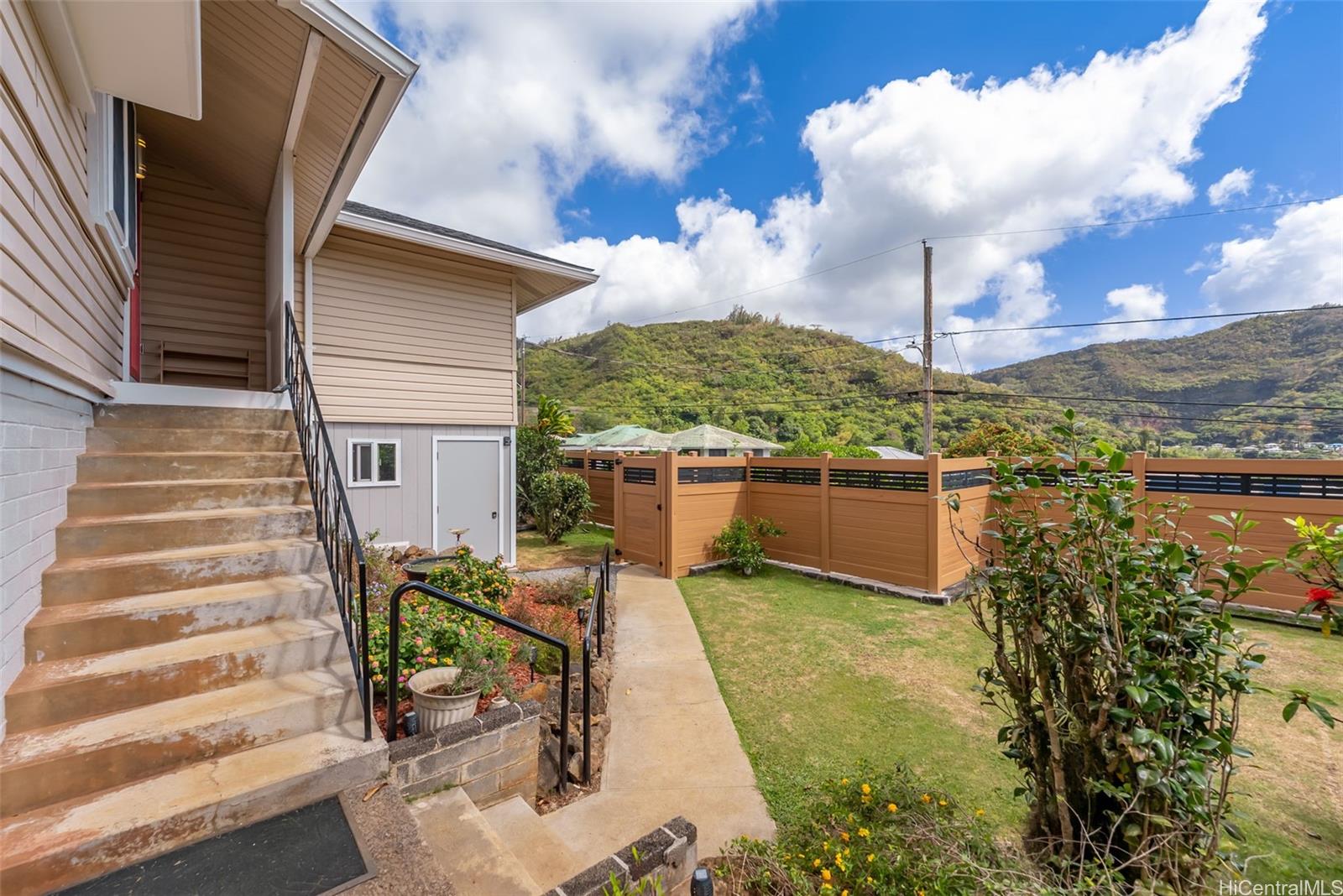 2420  Gardenia Street Palolo, Diamond Head home - photo 4 of 25