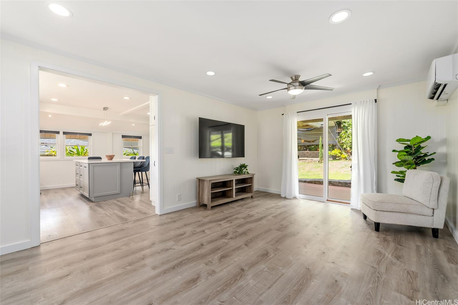 2420  Gardenia Street Palolo, Diamond Head home - photo 6 of 25