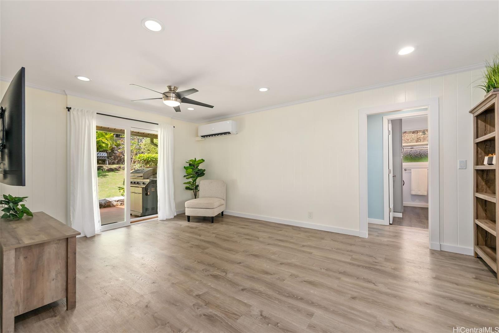 2420  Gardenia Street Palolo, Diamond Head home - photo 7 of 25