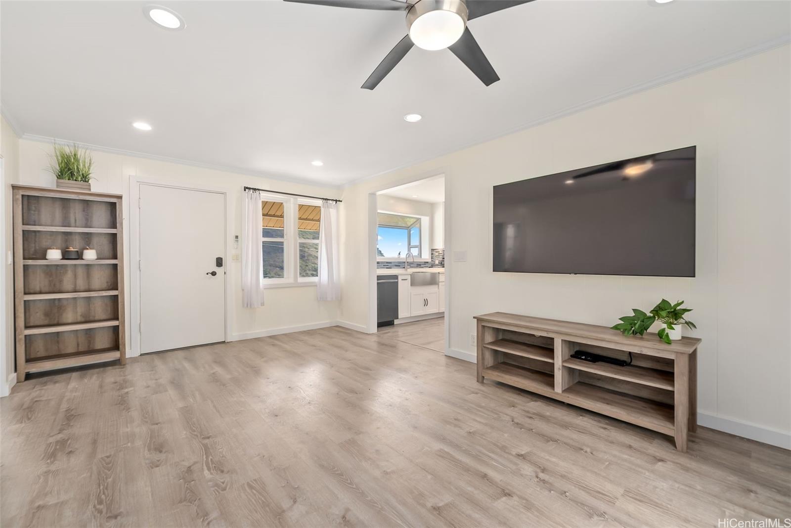 2420  Gardenia Street Palolo, Diamond Head home - photo 8 of 25