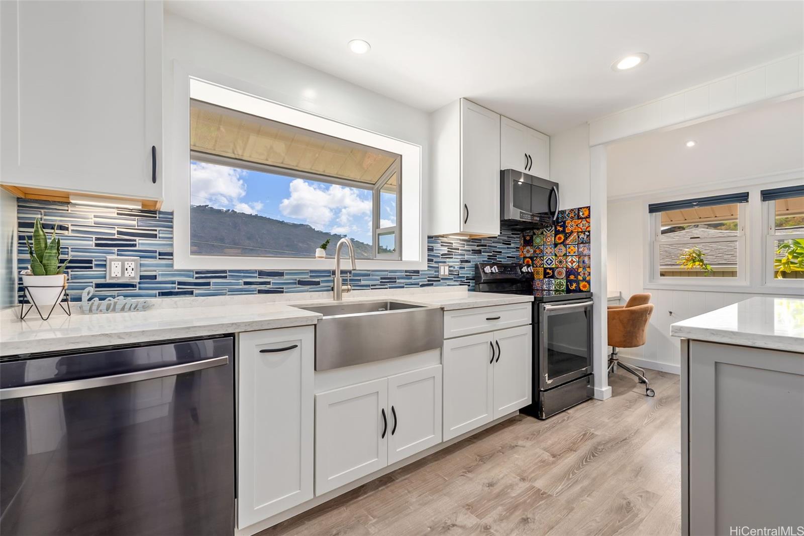 2420  Gardenia Street Palolo, Diamond Head home - photo 10 of 25