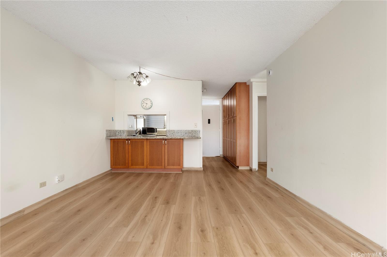 2421 Ala Wai Blvd Honolulu - Rental - photo 3 of 22