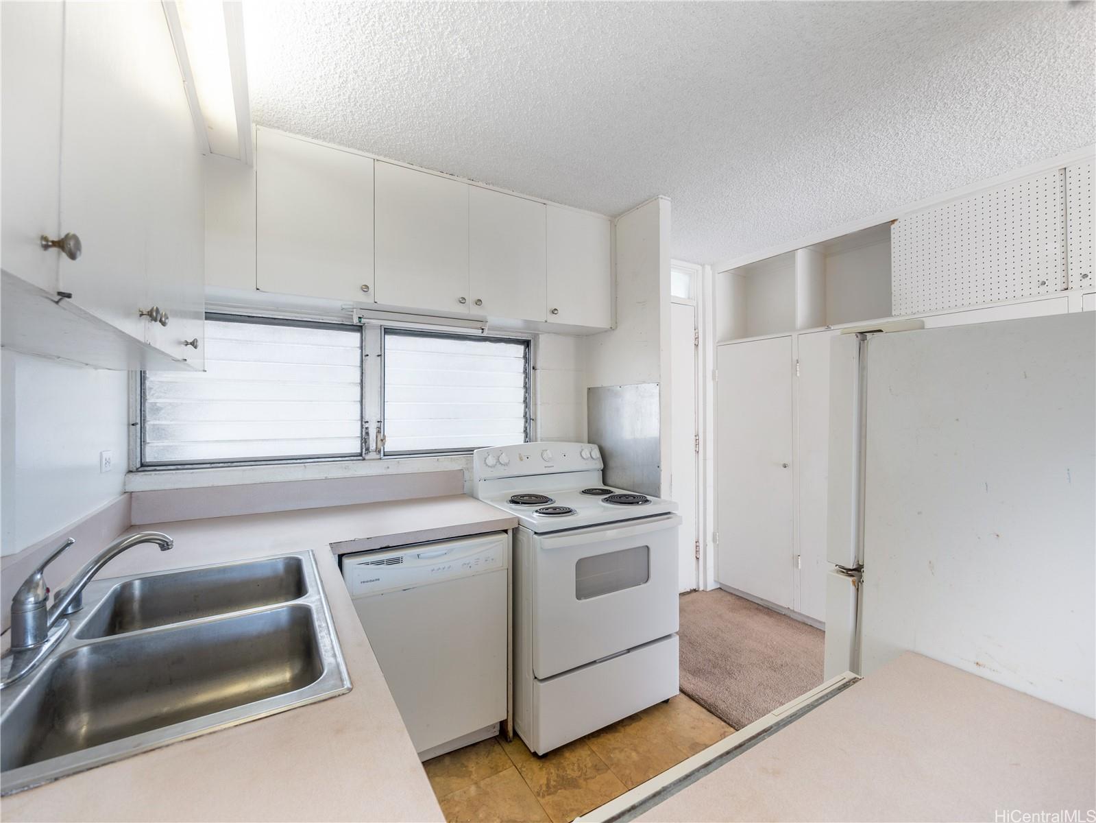 Ala Wai Townhouse condo # 1204, Honolulu, Hawaii - photo 14 of 24