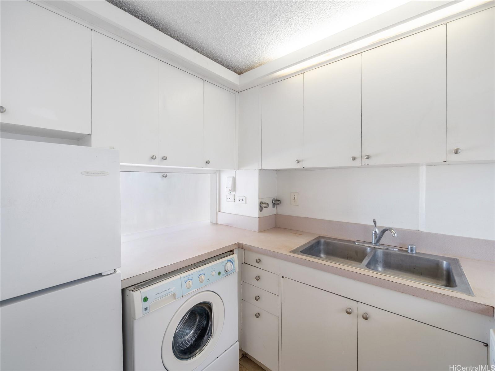 Ala Wai Townhouse condo # 1204, Honolulu, Hawaii - photo 15 of 24